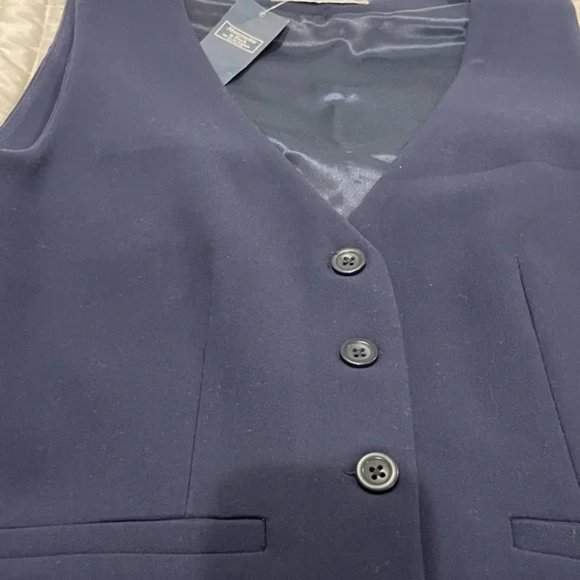 Abercrombie & Fitch Navy Blue Vest and Skirt set - Picture 2 of 8